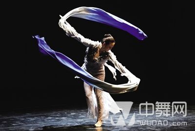 中国古典舞蹈旋转技巧精确讲解