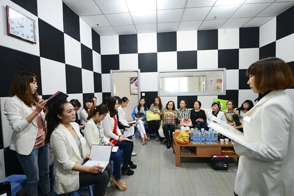 飞燕钢琴艺术学校:教学例会彰显团队优秀 校园文化厚重