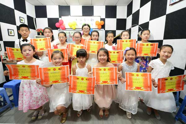 飞燕钢琴艺术学校学生音乐会完善收官