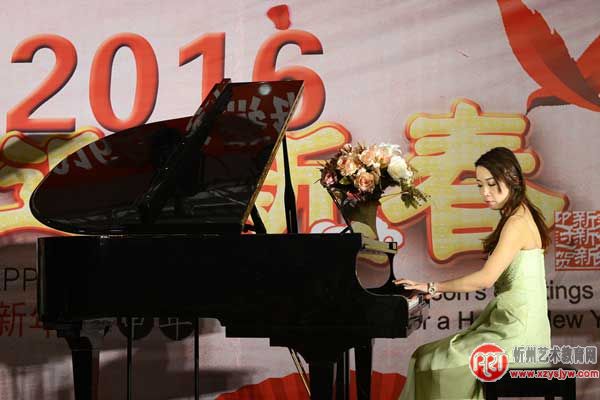 “琴音袅绕　喜迎新春”钢琴音乐会精彩纷呈