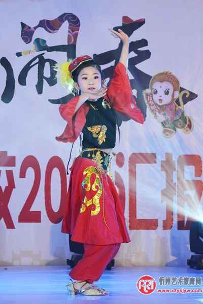 “金猴闹春”——百支独舞绽放 闹新春