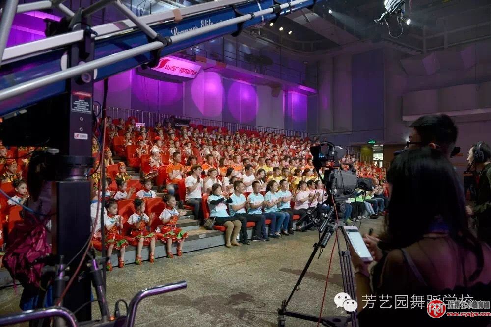 宁武芳艺园舞蹈学校参加山西电视台六一晚会录制