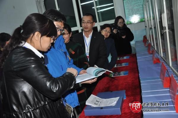 长征路小学接受国家卫生城市技术评估组评估