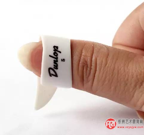如何正确选择和使用吉他拨片