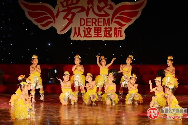 五台:慧敏舞蹈学校成功举办首届汇报演出