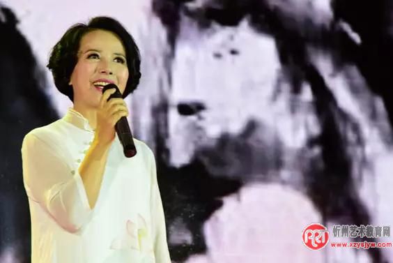 忻州:孙美琴成功举办个人诗歌朗诵会