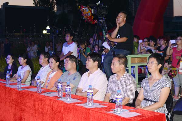杜微艺术学校文艺表演助力防震减灾宣传“进农村”