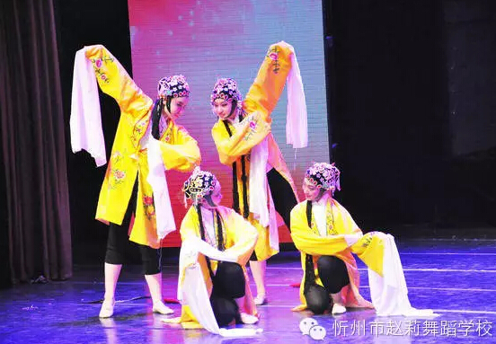 赵莉舞校参加“梨花奖”舞蹈赛获殊荣