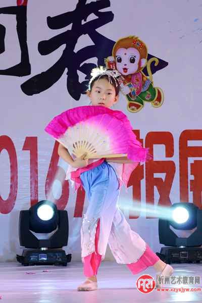 “金猴闹春”——百支独舞绽放 闹新春
