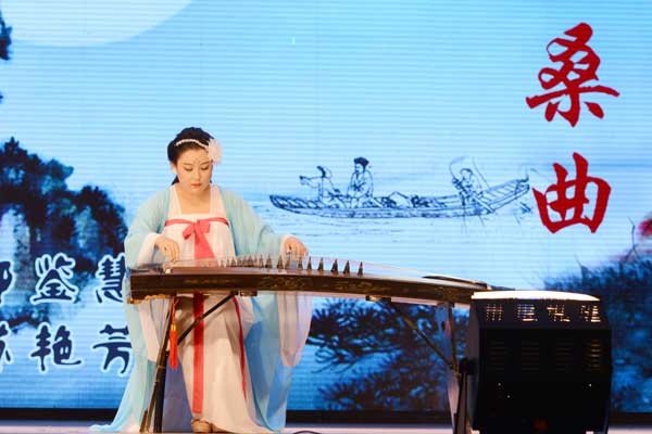 苏艳芳古筝吉他培训中心选派20名选手参加比赛