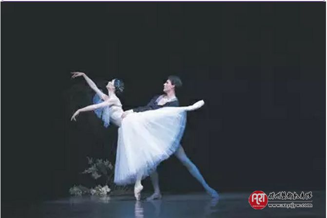 软开度的训练:为舞姿造型和技巧练习打基础