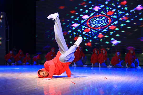 原平：600小朋友演绎羊年少儿春晚