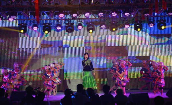 杜宇天天舞蹈培训学校为“寻找定襄最美声音”添光加彩