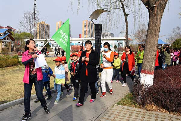 青苹果少儿口才培训中心《春天在哪里》户外教学圆满成功