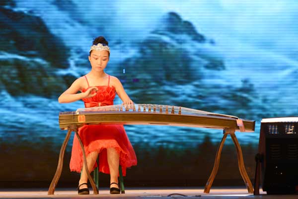 李叶青琵琶古筝培训中心选手淋漓尽致秀技艺