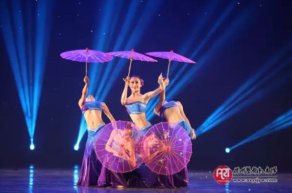 比赛、演出、考级,舞蹈老师对孩子的爱