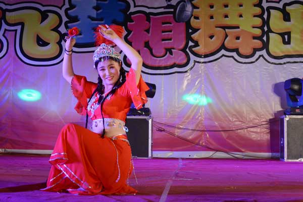 金舞鞋舞蹈艺术中心成功举办2015专场文艺晚会