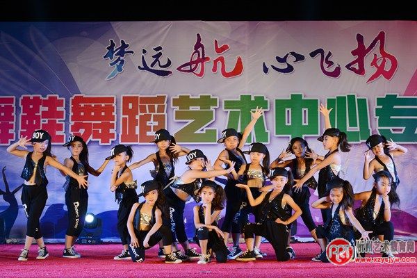 “梦远航 心飞扬”金舞鞋舞蹈艺术中心专场演出嗨翻了天