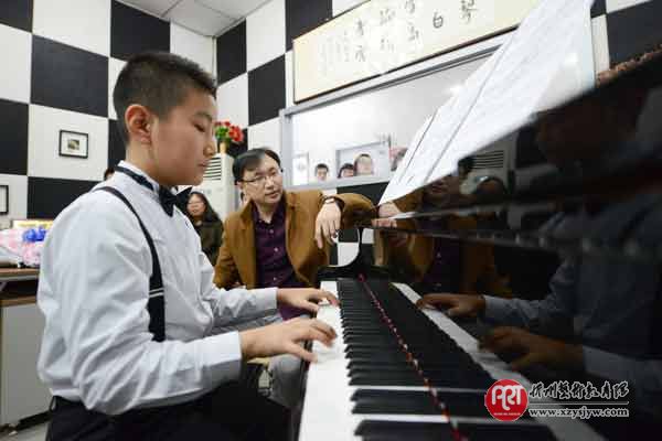 飞燕钢琴艺术学校邀名家与琴童面对面