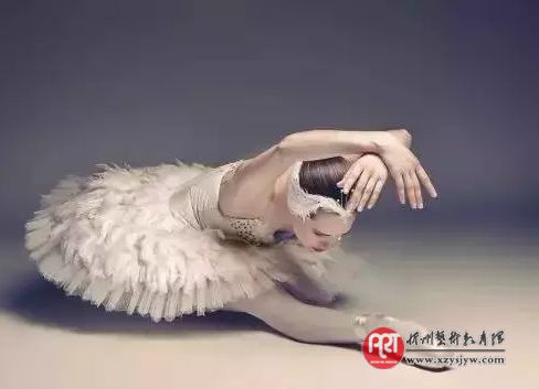 舞蹈腿部基本功训练,压、踢、前、旁、后的技巧