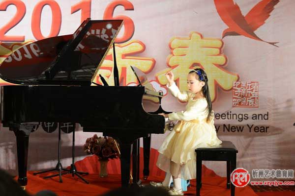 “琴音袅绕　喜迎新春”钢琴音乐会精彩纷呈