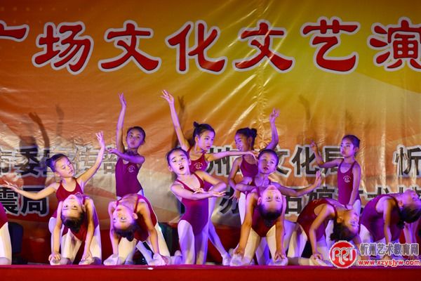 石婷艺术培训中心专题文艺演出精彩纷呈