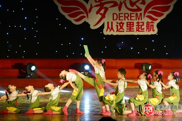 五台:慧敏舞蹈学校成功举办首届汇报演出