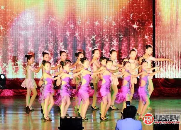 五台县燕姿艺术学校