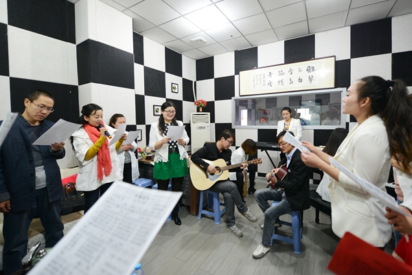 飞燕钢琴艺术学校：教学例会彰显团队优秀　校园文化厚重