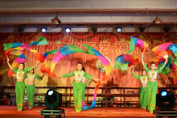 飞天艺术职业学校举办新生开学典礼暨庆祝第31个教师节