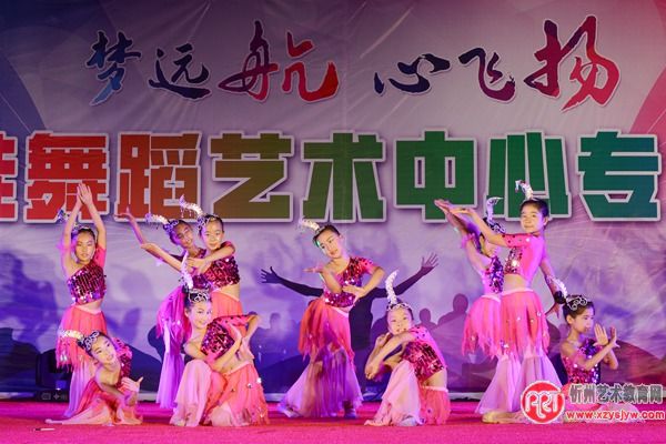 “梦远航 心飞扬”金舞鞋舞蹈艺术中心专场演出嗨翻了天