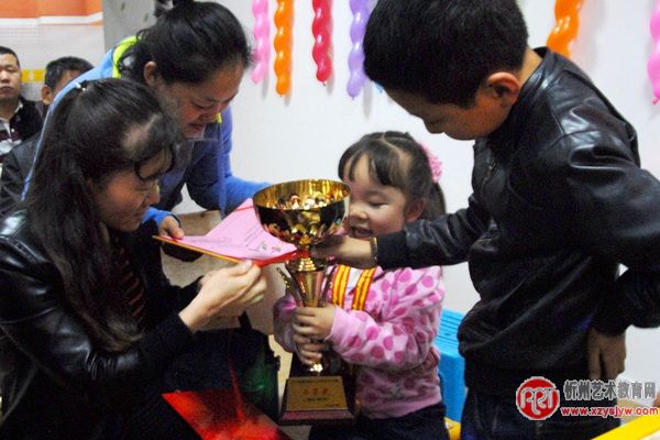 博雅音乐中心举行颁奖仪式　鼓励学员再接再厉