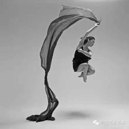 专业舞蹈软度与开度的各种训练方法