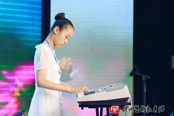 《杨柳青》 演奏者：张  杉