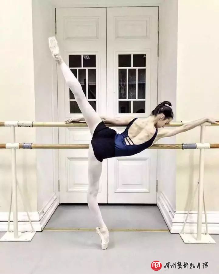 好的舞蹈老师，都注重基础的质量而不是动作的数量