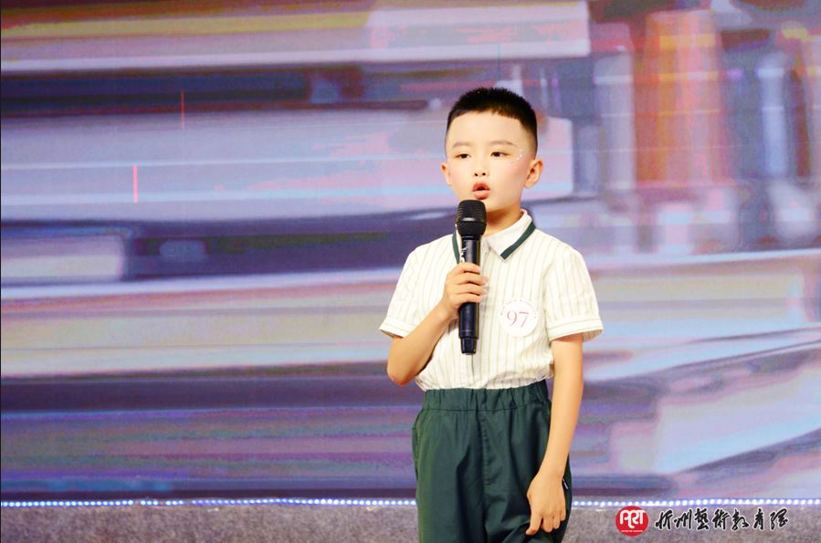 作品：《我的小书橱》　表演：郭景元　选送：宁武县妙语少儿口才培训机构