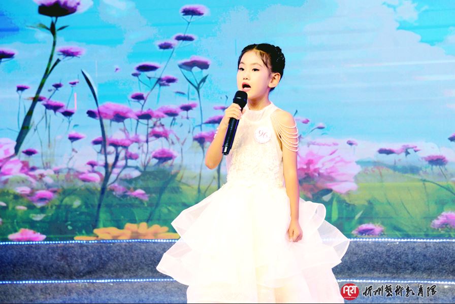 作品：《我有两个妈妈》　表演：王渝珺　选送：凯晨口才培训中心