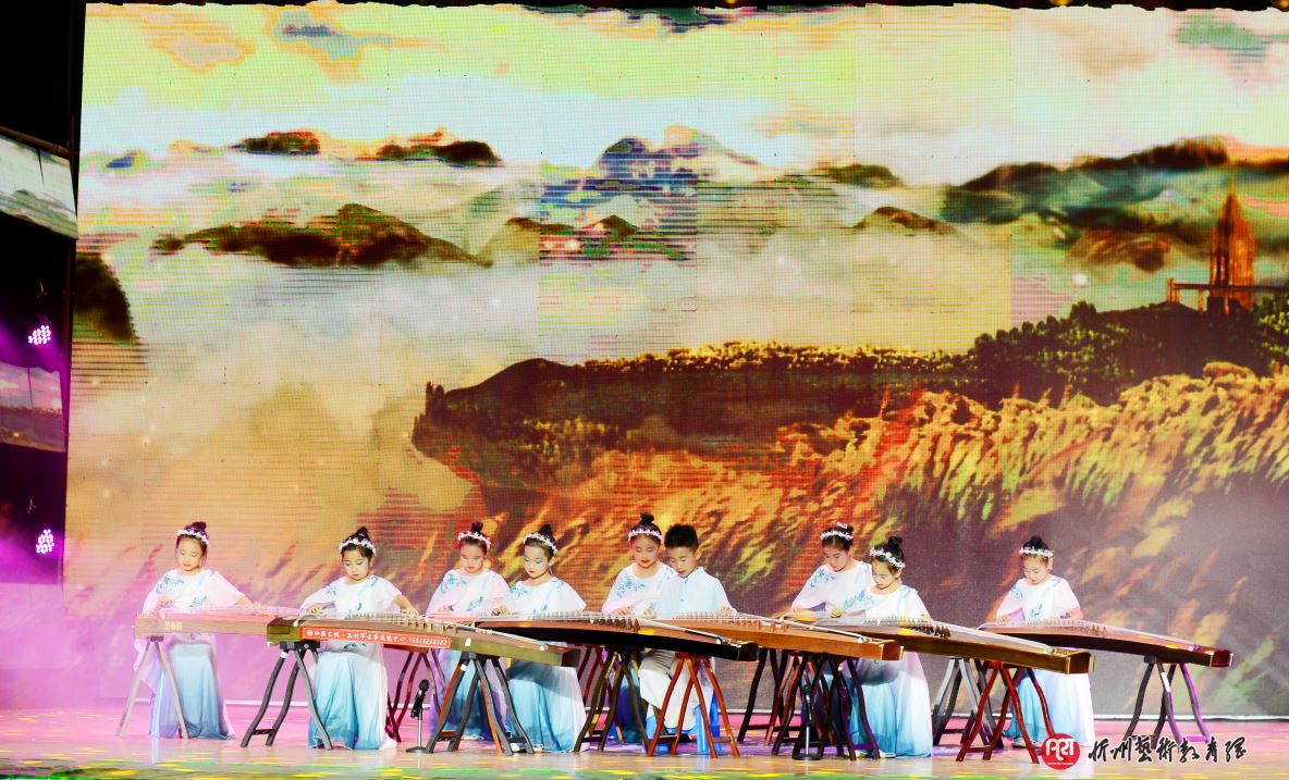 曲目：《萱草花》 选送：杜薇艺校•孟利军古筝琵琶艺术中心