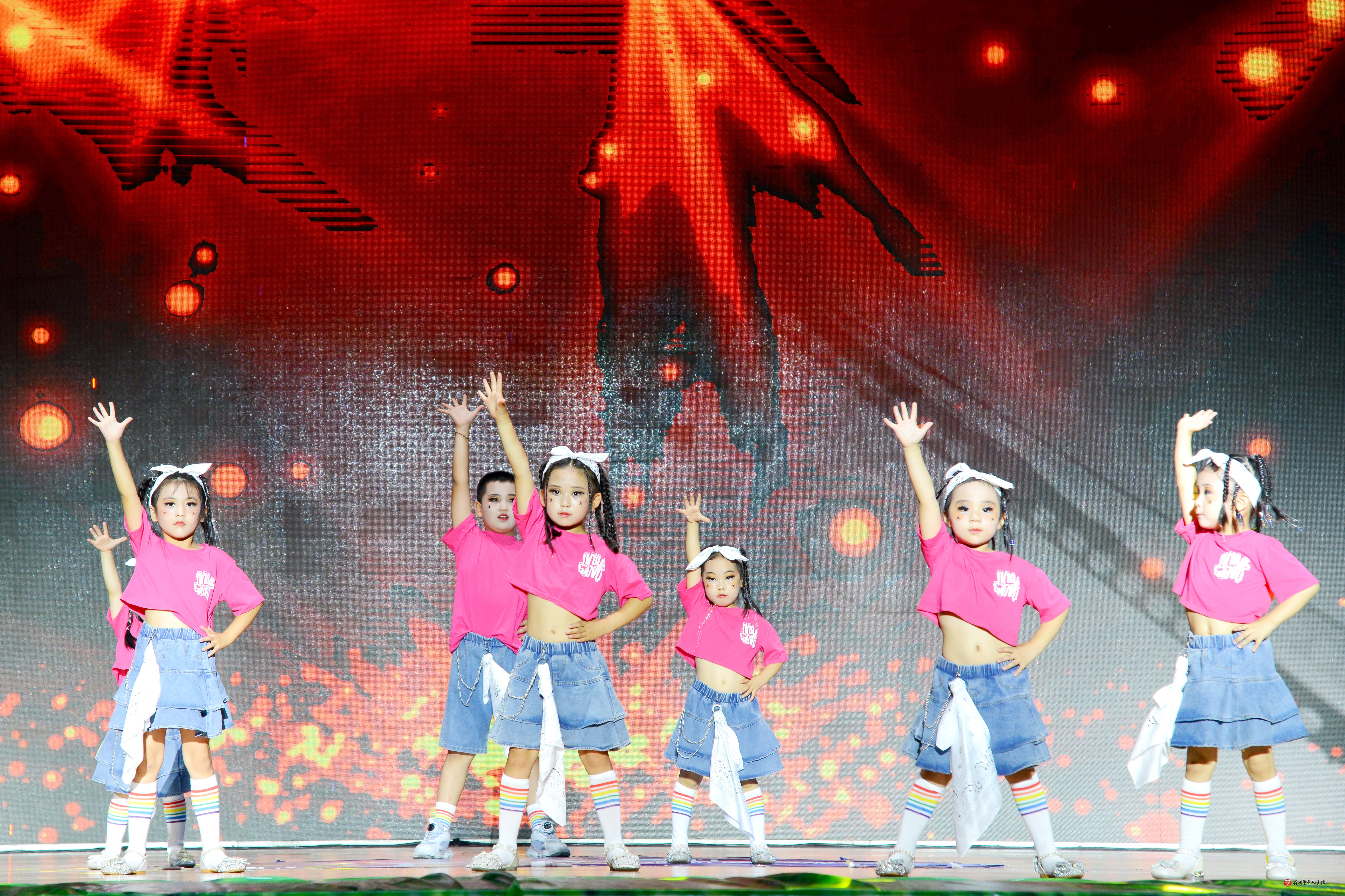 舞蹈：《未来之星》 选送：宁武县“尚语之星”艺术教育舞蹈部